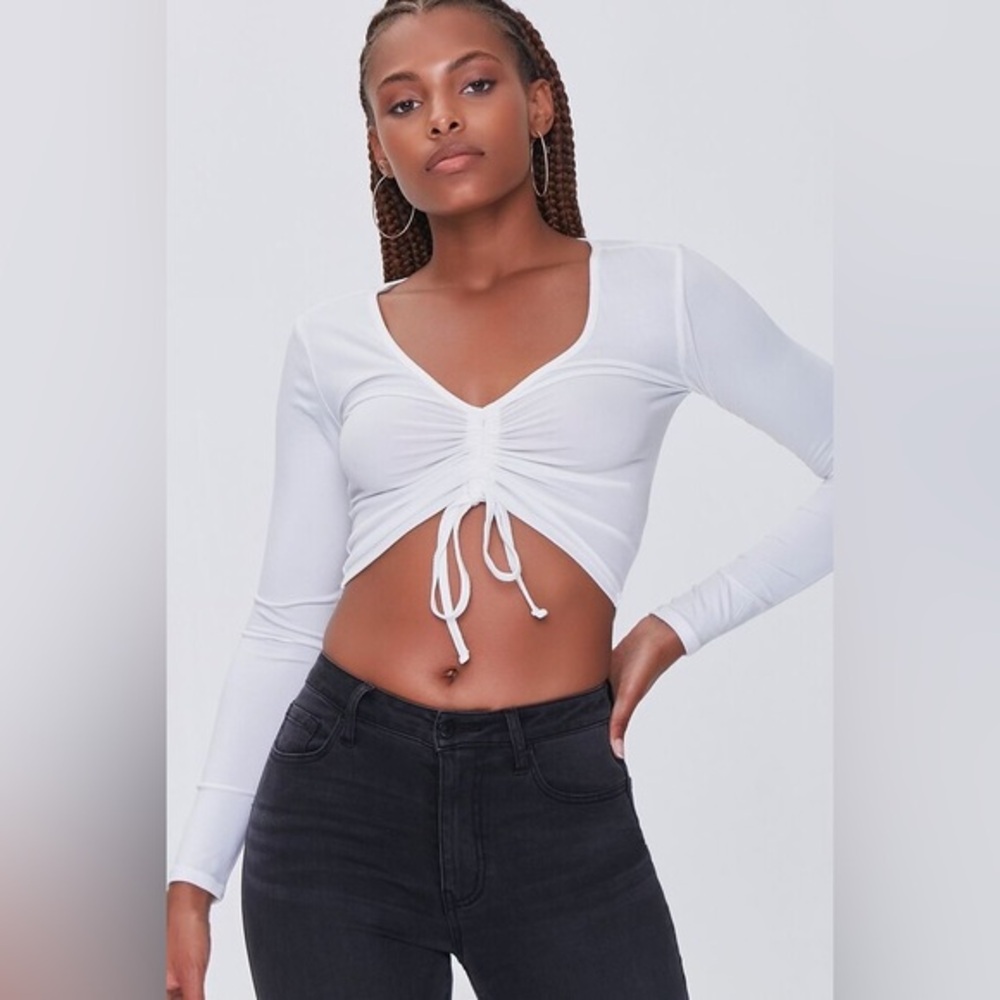 NWT Forever 21 ivory ruched drawstring cropped long sleeve top‎ size large